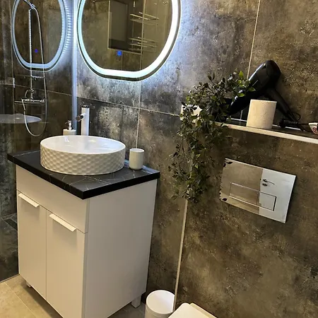 Evergreen Apartment3 Apartment